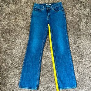 Levi Classic Boot Jeans Size 4M W27 L32 EXCELLENT PREOWNED CONDITION